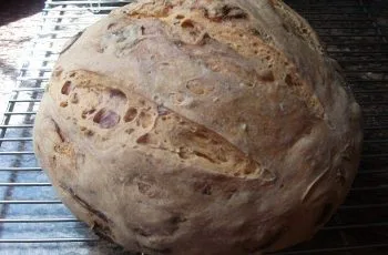 Receta de pan de tomate y cebolla roja