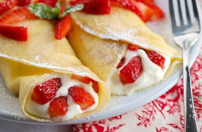 Panqueques de frutilla y crema chantilly Receta de panqueques de frutilla y crema chantilly