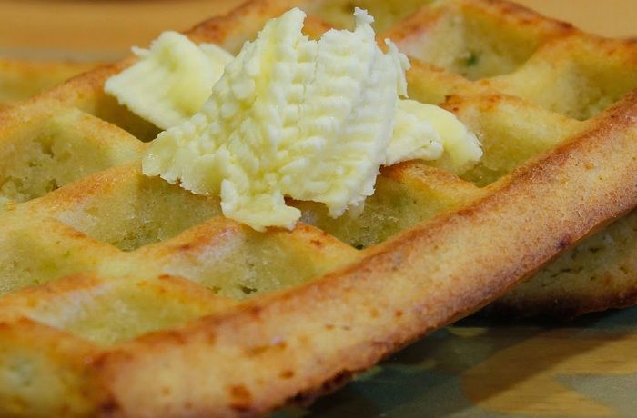 Receta de gofre salados con crema de queso Receta de waffles salados con crema de queso