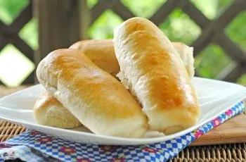 Receta de pan de hot dog americano