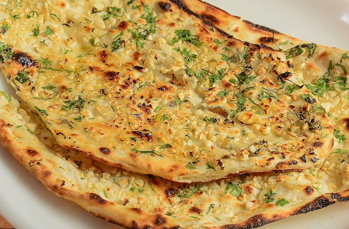 Pan Naan de Ajo y Mantequilla Pan Naan de Ajo y Mantequilla