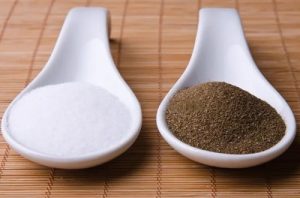 Sal y pimienta Especias secas (sal, pimienta) para saborizar pan nube salado